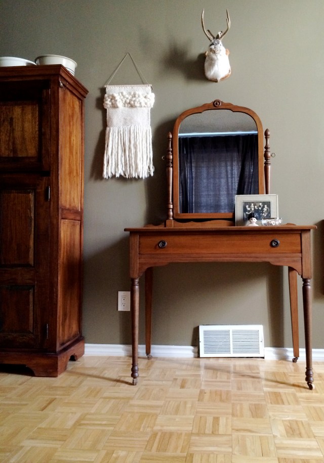 Canada Furniure Manufacturers Limited Vanity Table